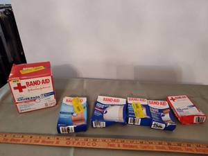 lot 521 image: Band-Aids.
