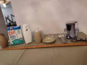 lot 526 image: Shower Rings, Air Refreshers, and more.