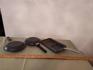 lot 532 image: Waffle Makers and Pan.