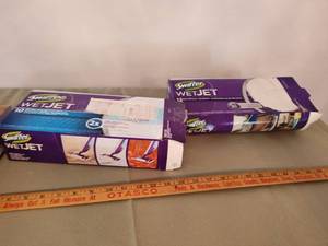lot 538 image: Swiffer Wet Jet Pads.