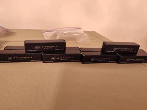 lot 566 image: Savvy Minerals Lip Stick.