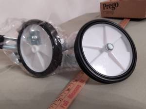 lot 613 image: Training Wheels.