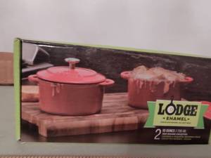 lot 617 image: Lodge Enamel Pots.