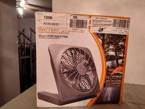 lot 650 image: O2Cool Portable Fan.