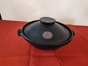 lot 410 image: Emile Henry Pot.