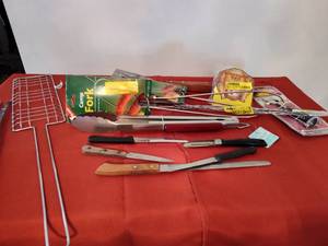 lot 418 image: Cooking Utensils.