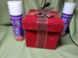 lot 702 image: Buffalo Snow Cans and Gift Box.