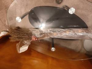 lot 711 image: Wood Fragrance Decor.