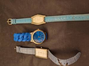 lot 723 image: (3) Blue Quartz Watches.