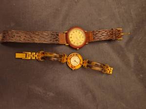 lot 724 image: (2) Quartz Watches.