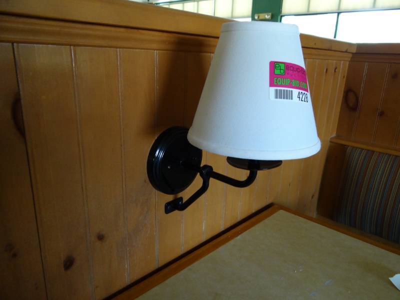lot 4228 image: (20) Wall Sconce