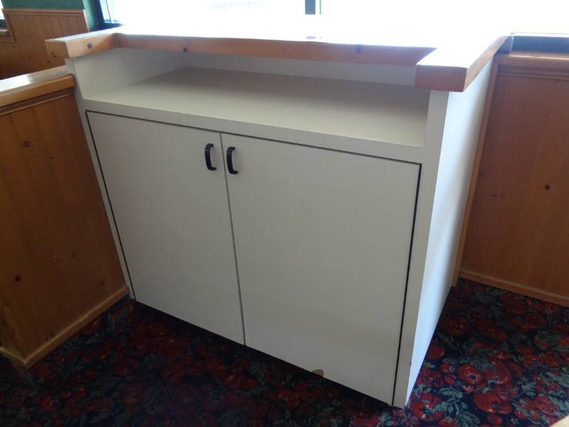 lot 4229 image: Waitress Station