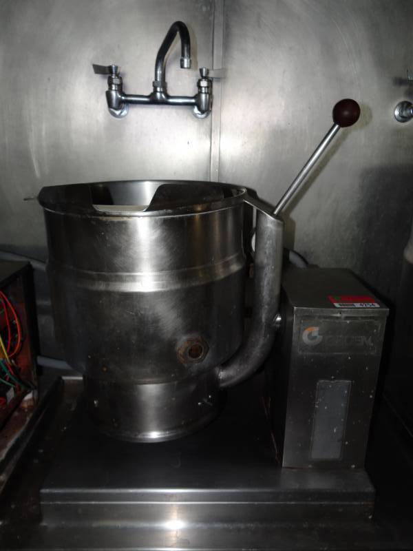 lot 4254 image: 20 QT Steam Jacketed Tilt Kettle