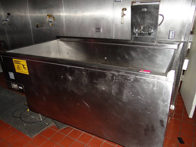 lot 4263 image: Kairak Commercial Refrigerator and or Freezer Model # KRI-7