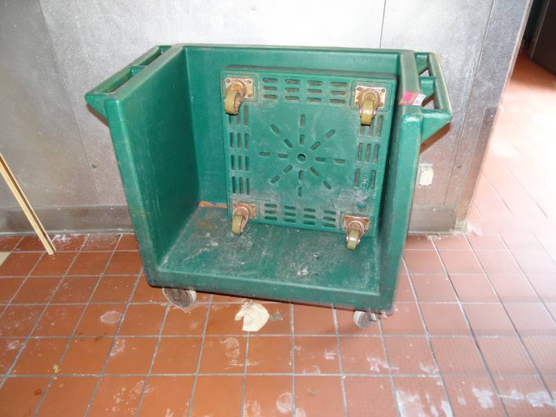 lot 4283 image: 2 Green Utility Carts