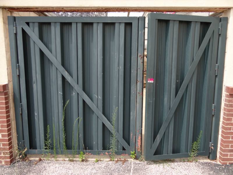 lot 4288 image: Pair of Security Gate