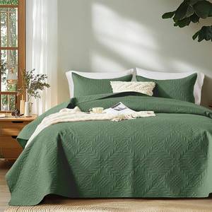lot 5678 image: FLYMME King Size Quilt Bedding Set,Lightweight Olive Green Bedspreads,Vintage Olive Leaf Design,Ultra Soft Microfiber Bed Coverlet 3 Pieces for All-Season (1 Quilt,2 Shams) - Retail $34