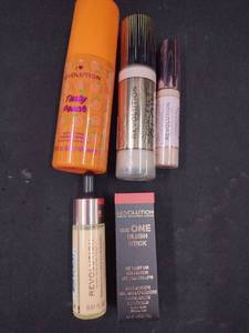 lot 6300 image: Revolution Beauty Makeup Set Bundle 5 Pack - Retail $25
