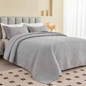 lot 9792 image: Oversized Quilt Set 128x120 for Extra TallLarge King or Cal King Bed - Quilted Reversible Lightweight Comforter, 1 Quilt, 2 Pillow Shams - Grey - Retail $65