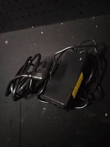 lot 12122 image: Laptop ACDC Power Adapter 19V 3.42A - Retail $15