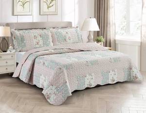 lot 19178 image: Brilliant Sunshine Rose and Sage Quilt Set, 3-Piece Bedding Sets with 2 King Pillow Shams, Washable and Reversible Bedspread, Soft Lightweight Coverlet, All-Season, KingCal King, Light Pink Green - Retail $55