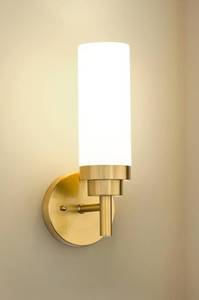 lot 1674 image: Gold fancy wall light mounts - Retail $77