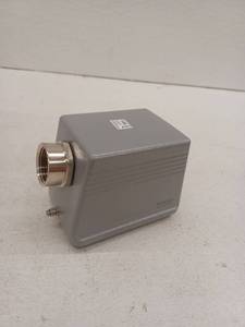 lot 31384 image: Thomas & Betts SH648MV Side Entry B Series Single Post Hood,10 Amp, 16 Amp Working 600 Volt AC 20-14 AWG Screw Terminal