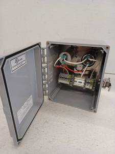 lot 32906 image: Zoeller Kit Starter Box 208240v1ph4x15-20a 10-0379 Capacitor Start Retrofit Control Panel