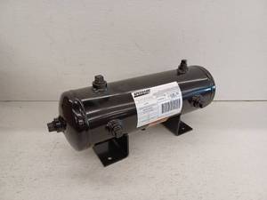 lot 32952 image: Speedaire 1TZY6 Steel Air Tank