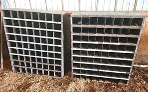 lot 56442 image: Vintage Industrial Metal Pigeon Hole Storage Unit