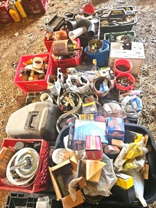 lot 56451 image: Mixed Auto Parts and Service Items Lot