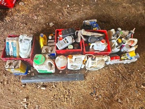 lot 56452 image: Lot of Chemical Products and Solvents
