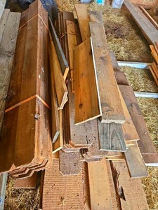 lot 56468 image: Reclaimed Barn Wood Pickets and Lumber Lot