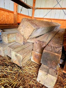 lot 56469 image: Vintage Barn 6x6 Wood Beams - Reclaimed Lumber Lot about 12 pieces 8 long