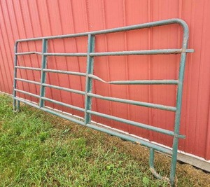lot 56486 image: Vintage Metal Livestock Gate Panel 12x5