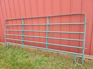 lot 56493 image: Vintage Metal Livestock Gate Panel 12x5