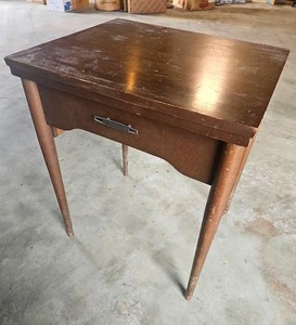 lot 56516 image: Vintage Sears Roebuck Expandable Sewing Table Model 56590120 (closed 23 x 19)