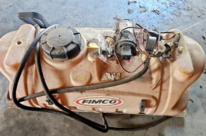lot 56533 image: Fimco 12V Electric Pump Assembly Model D21X0050 (25 gallon  95 Liter)