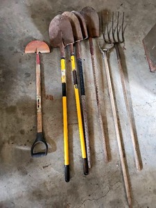 lot 56551 image: Garden Tool Collection