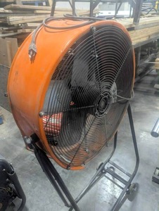lot 56566 image: Industrial MaxxAir High-Velocity Floor Fan (24 fan stand about 4 tall) (Works as should)