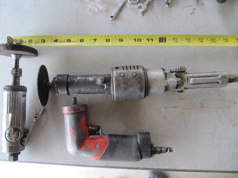 lot 2145 image: Lot of 3 Air Tools - Cut Off - Cut Off and Grinder -Sander