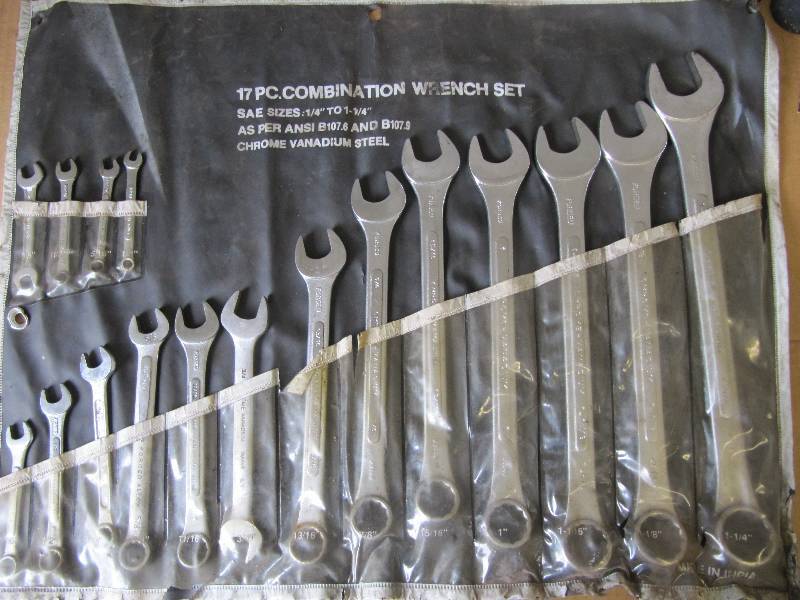 lot 2138 image: 17 PC Combination Wrench Set 14 to 1 14 (Shop Tools)