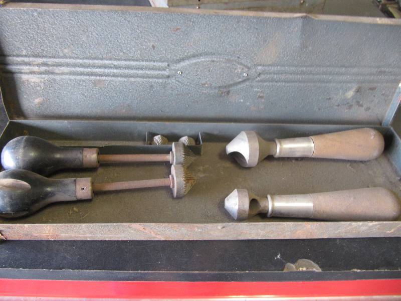 lot 2148 image: VINTAGE CRAFTSMAN LEATHER TOOLS WITH CRAFTSMAN BOX