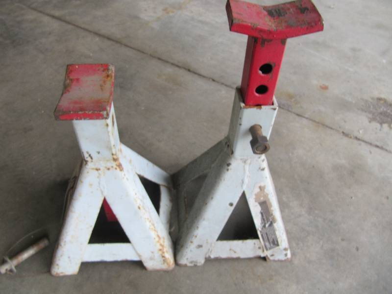 lot 2156 image: Automotive Jack Stands- (SHOP-TOOLS)