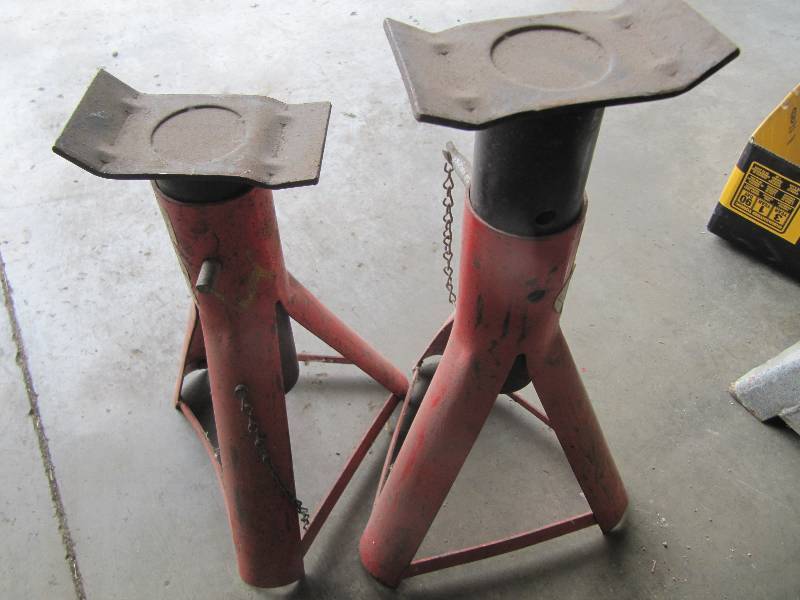 lot 2157 image: Automotive Jack Stands- (SHOP-TOOLS)