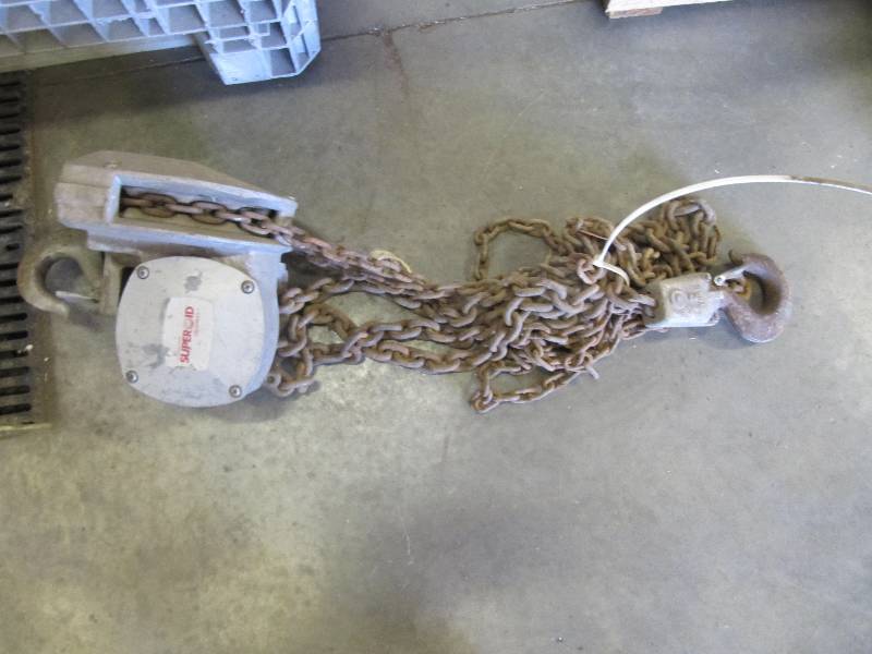 lot 2188 image: Coffman 2 Ton Chain Hoist (SHOP TOOLS)