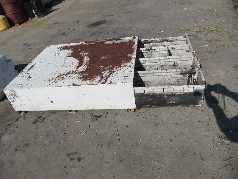 lot 2108 image: TOOL BOX FOR TRUCKS & TRAILERS 39 12 L X 39 12 W H X 10 12  DEEP NO KEYS 4 DRAWER PULL OUT