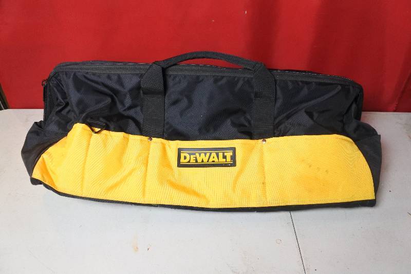 lot 10415 image: Dewalt Tool Bag