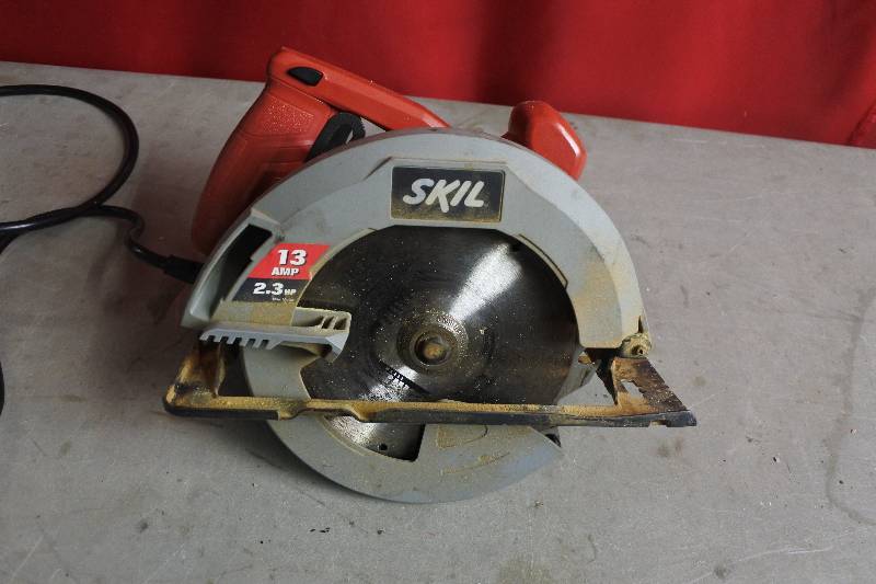 lot 10439 image: Skil Corded Circular Saw