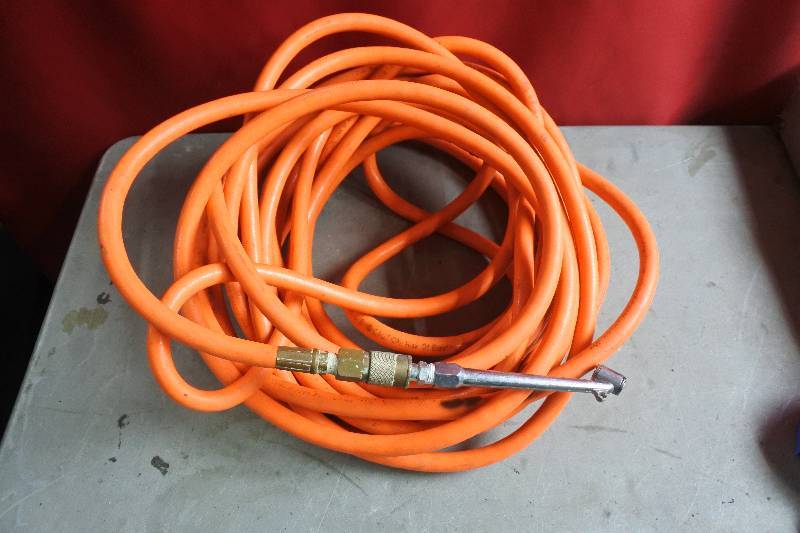 lot 10459 image: Compressor Hose with Tire attachments�